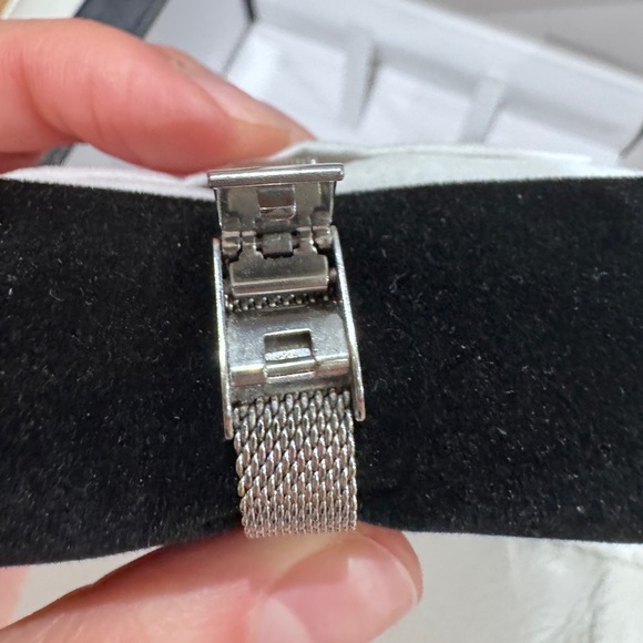 Women's Swiss T-Lady Lovely Stainless Steel Mesh Bracelet Watch 20mm - Picture 7 of 11